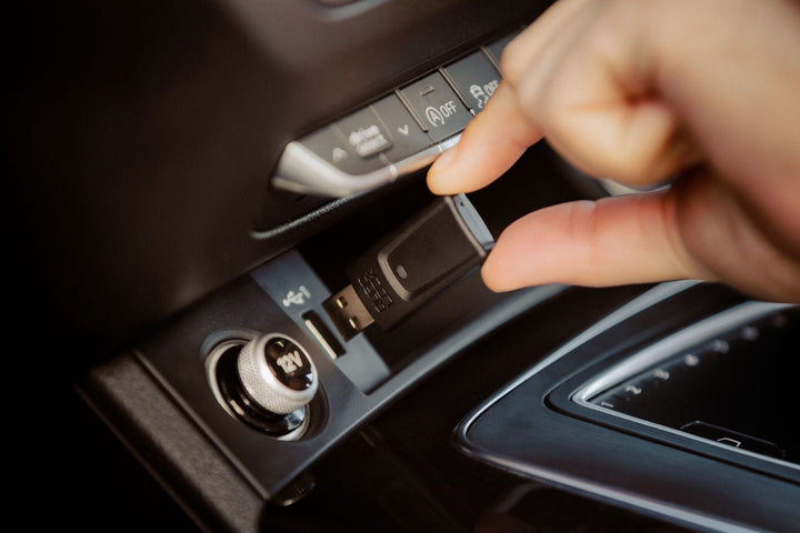 Quad Lock Wireless Carplay / Android Auto Adaptor