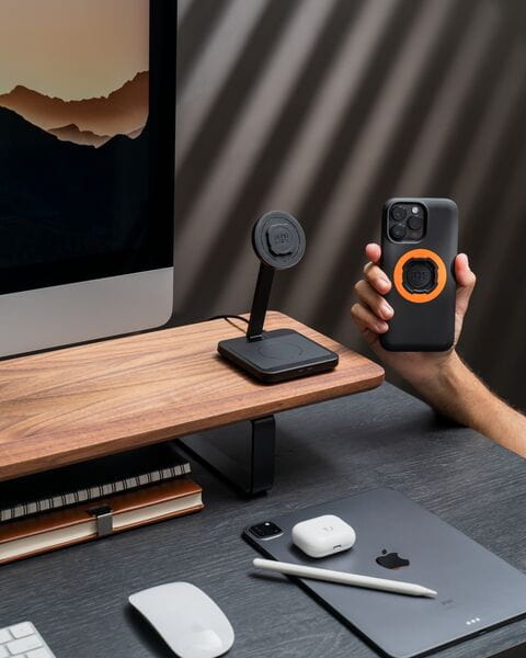 Quad Lock MAG Dual Desktop Wireless Charger