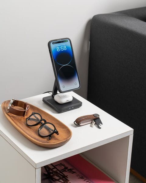 Quad Lock MAG Dual Desktop Wireless Charger