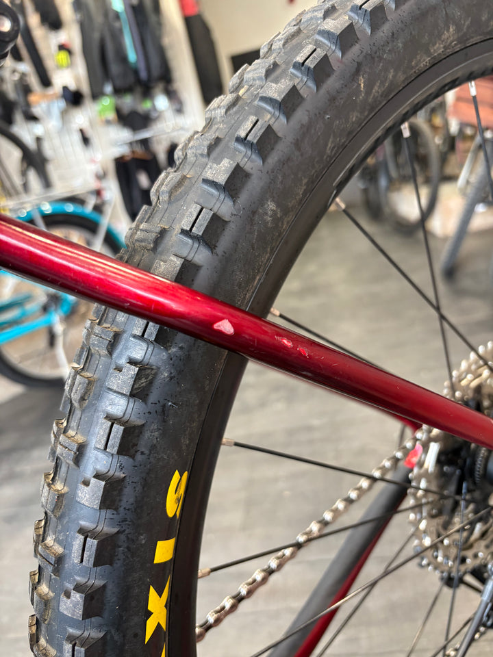 Vitus Rapide 29 CRX frame chainstay marks 2