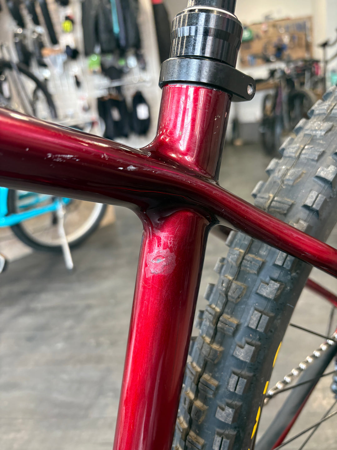 Vitus Rapide 29 CRX frame top tube and seat tube marks