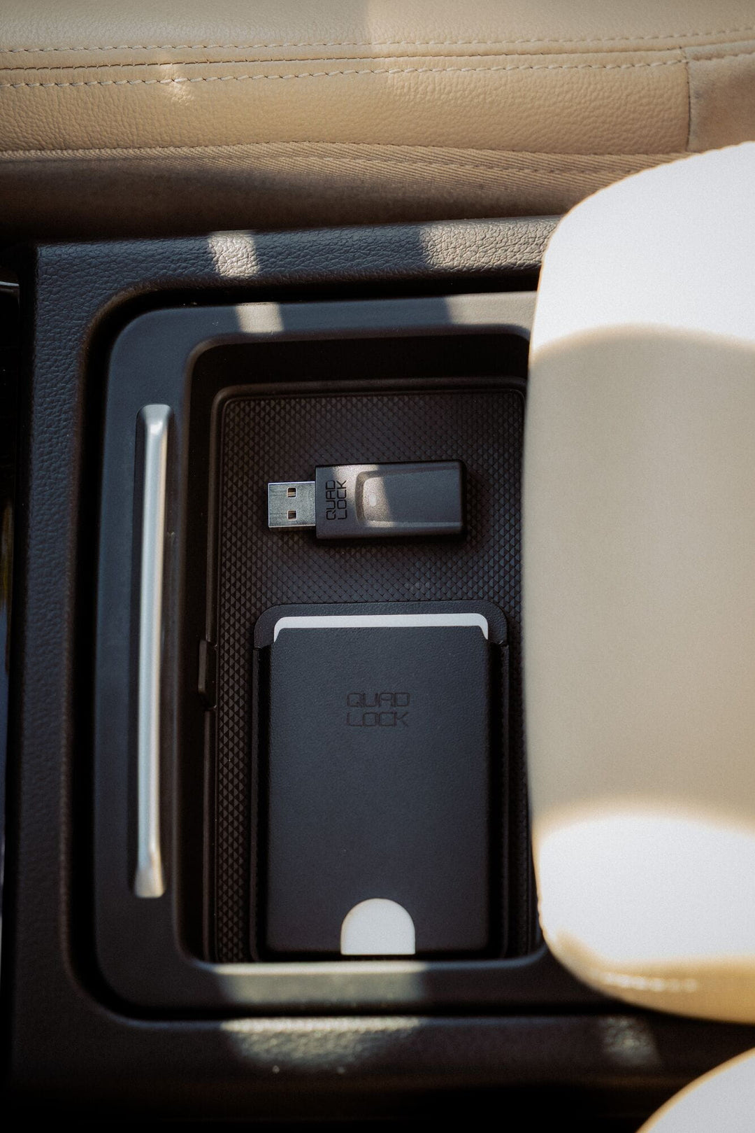 Quad Lock Wireless Carplay / Android Auto Adaptor